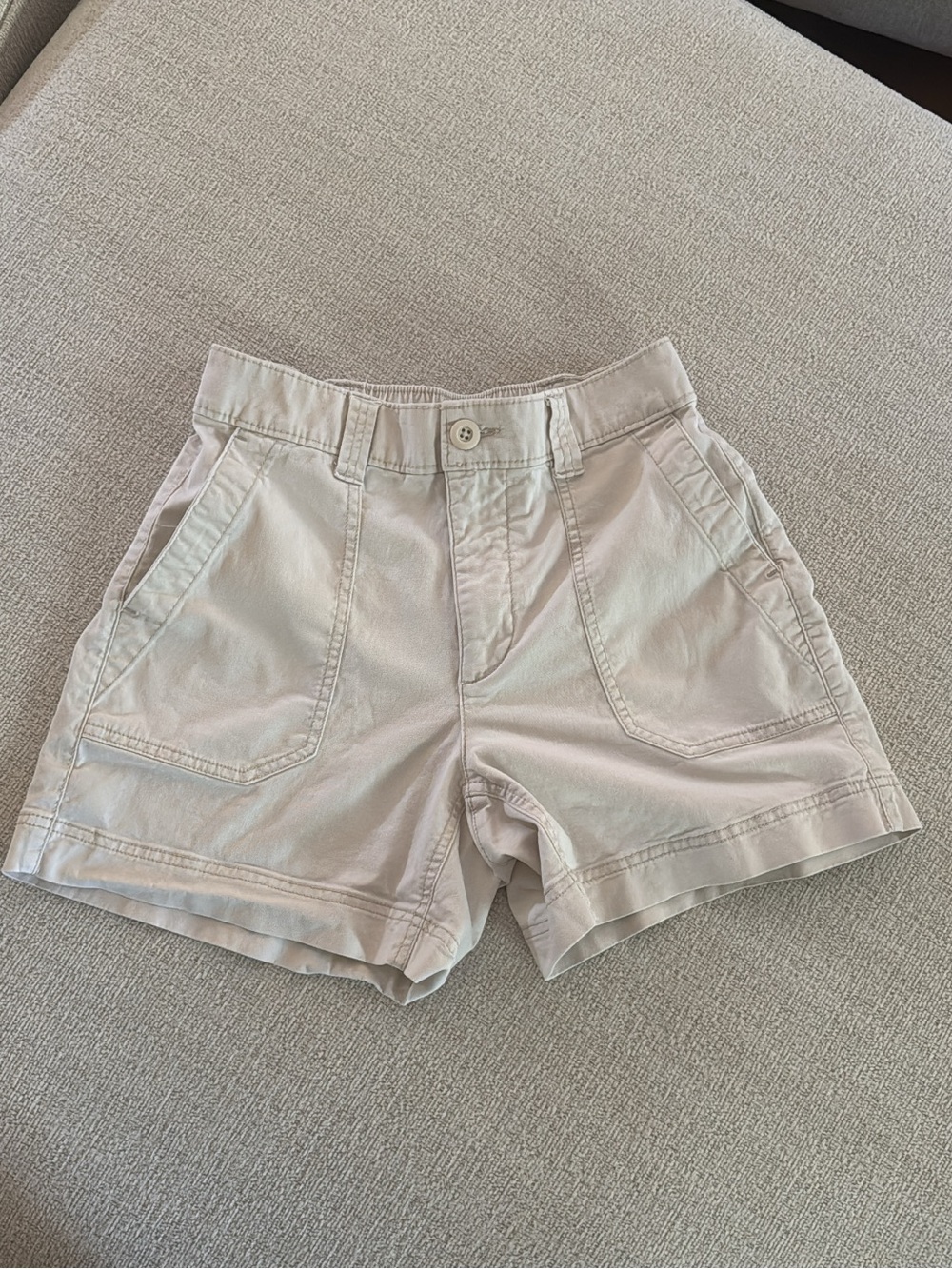 SUPER CUTE Old Navy Women's Light Cream Utility Shorts
